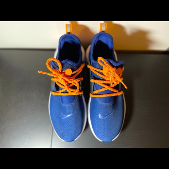 Pretty much new shoes. Only been worn twice. - Picture 1 of 4